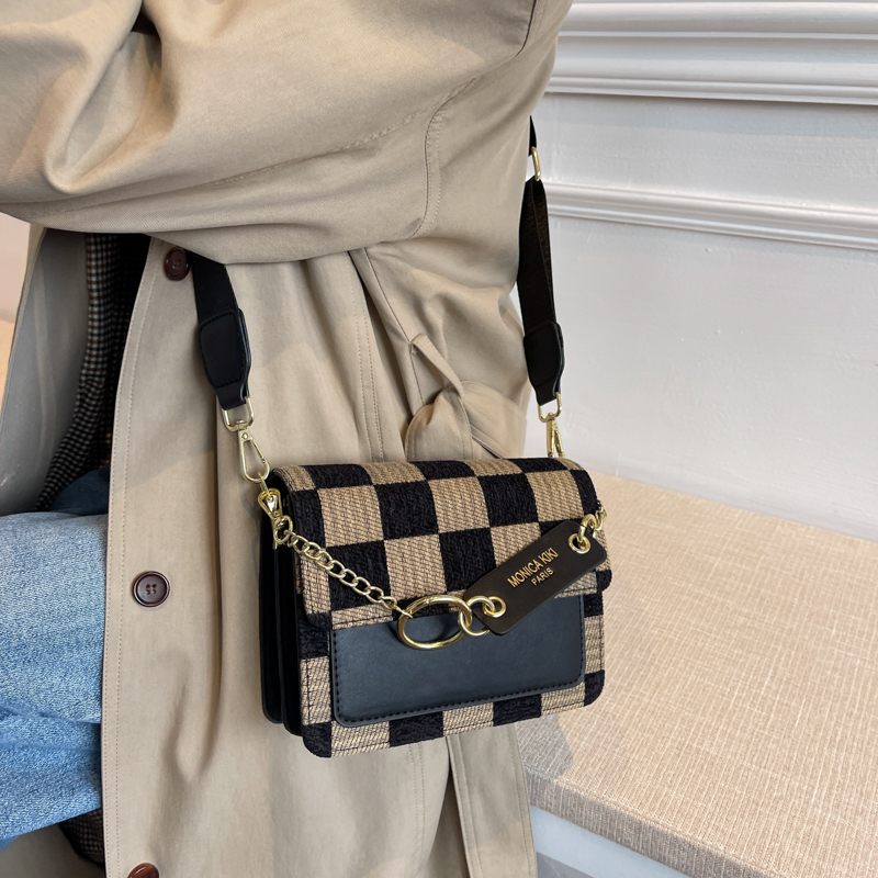 Urrieta Crossbody-handväska I Läder Med Lock För Kvinnor - Brun