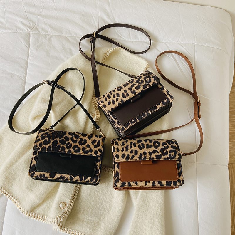 Urrieta Crossbody-handväska I Läder Med Lock För Kvinnor - Brun