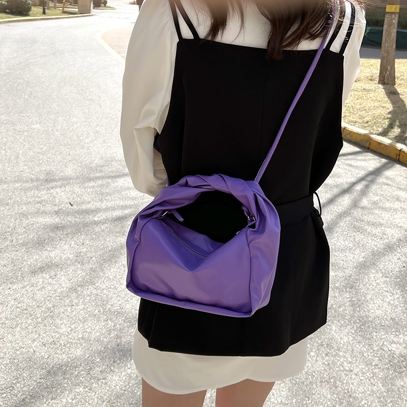 Valdes Small Crossbody-handväska I Läder För Kvinnor - Lila