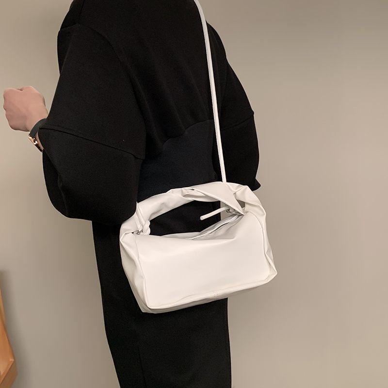 Valdes Small Crossbody-handväska I Läder För Kvinnor - Lila