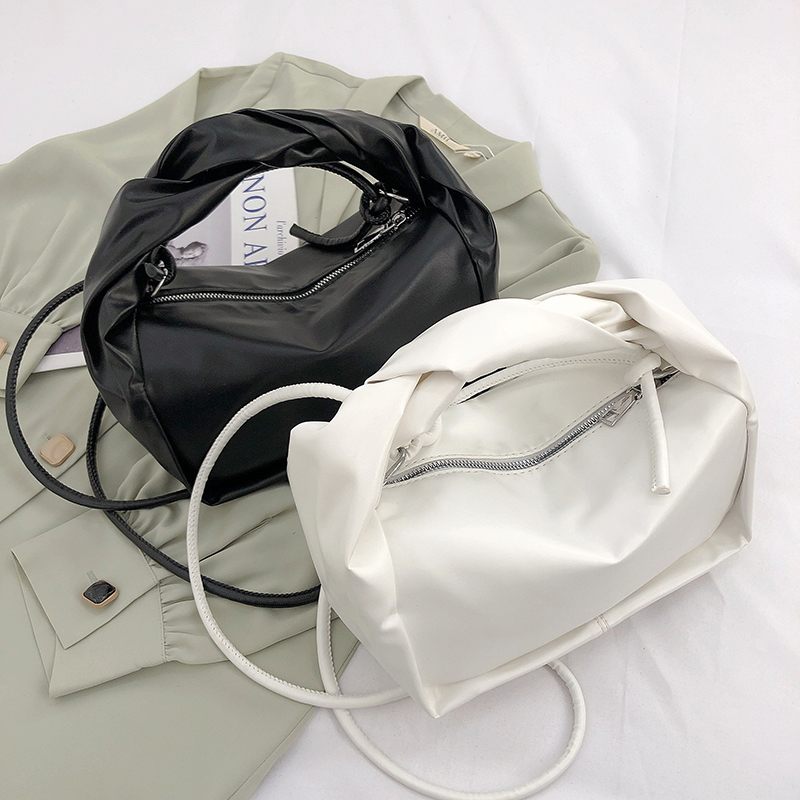 Valdes Small Crossbody-handväska I Läder För Kvinnor - Lila